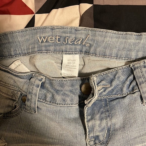 Size 1 skinny jeans color light blue with holes - Picture 2 of 3